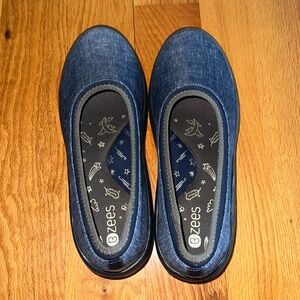 Bzees Women’s Shoes - Women’s Size 8.5